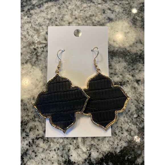 Earrings Quatrefoil Black & Gold Dangle Stylish Modern Boho Etched Sophisticated - Picture 3 of 6